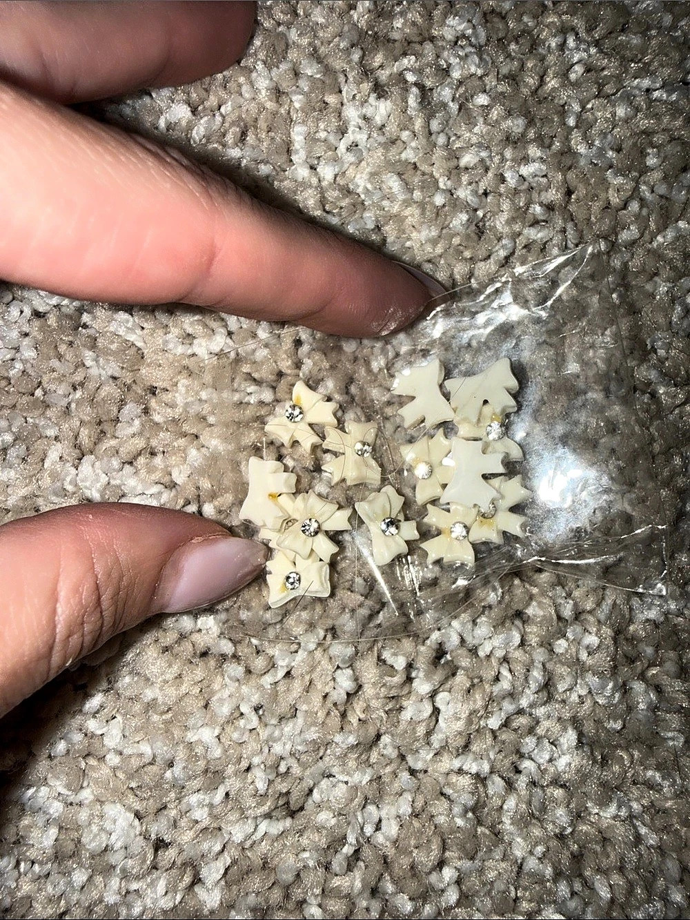 Cream Bow Rhinestone Nail Accessories Like New